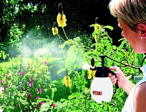 Ilustrácia znázorňujúca správne použitie postrekovača