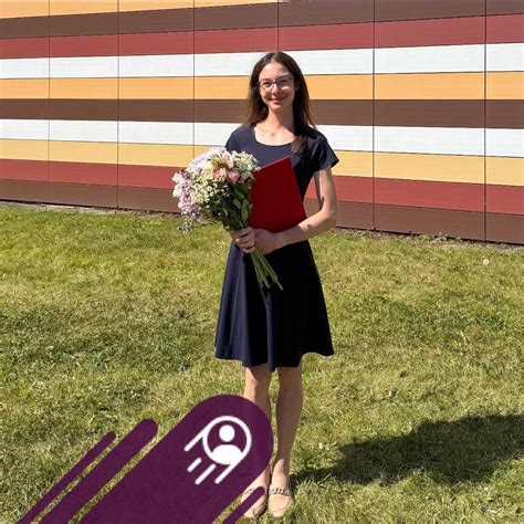 Detailná fotografia zvrásneného plodu maklury, ktorý pripomína štruktúru mozgu alebo citrusový plod.