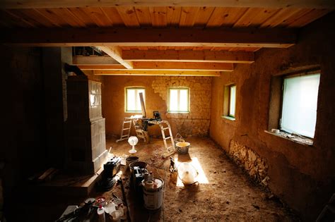 Omietanie a farbenie murovaného záhona