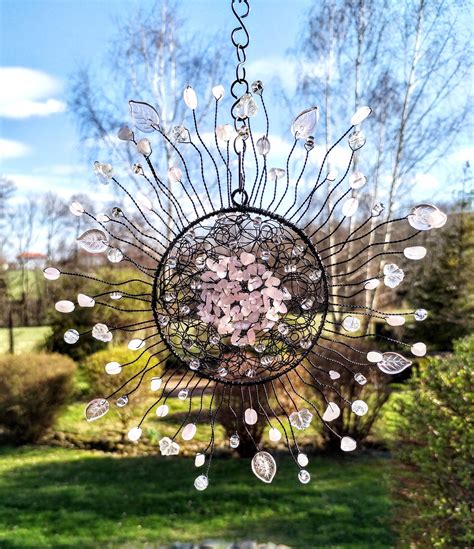 výrobky z bagasy, ako sú misky a tácky