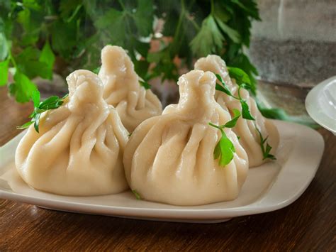 varené gruzínske chinkali na tanieri