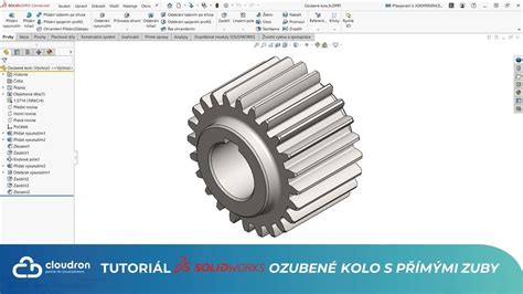 Schéma rozdielu medzi drvičom (nožový mechanizmus) a štiepkovačom (ozubená hlava)