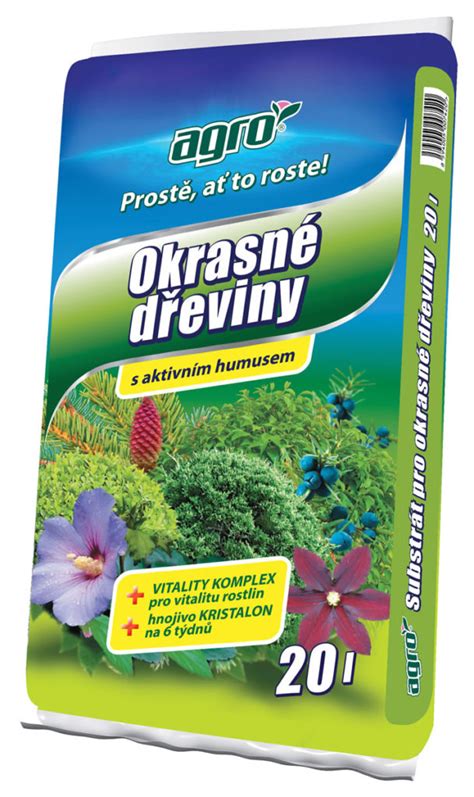 Balenie organického hnojiva na ihličnany