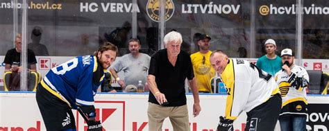 infografika: chronológia kariéry Davida Pastrňáka od Havířova cez Södertälje až po draft do Boston Bruins