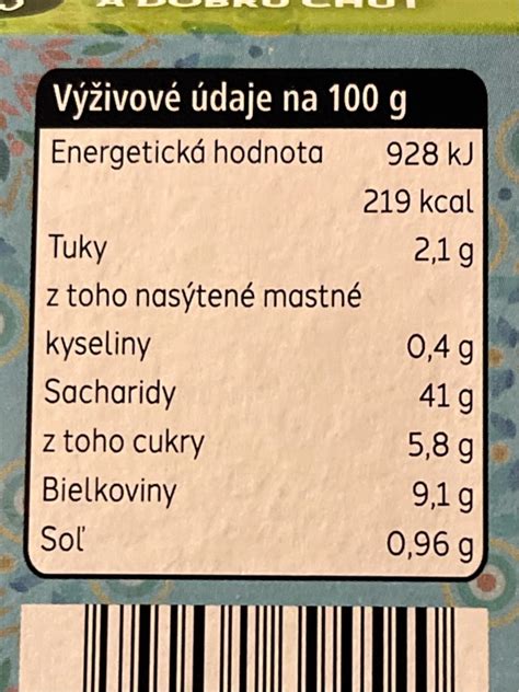 ilustrácia rodiča pripravujúceho jedlo pre bábätko s čerstvou zeleninou (cibuľa, cesnak)