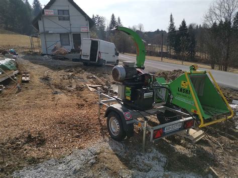 Porovnanie drviča a štiepkovača s uvedením ich typických parametrov a výsledného materiálu