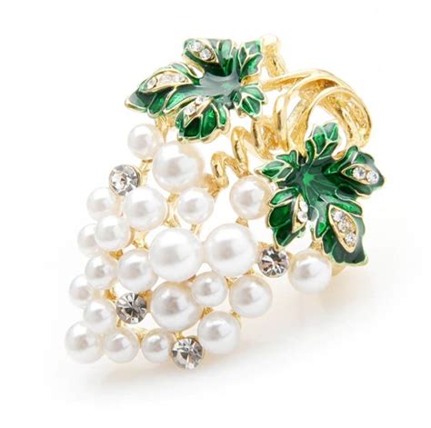 3D reliéf strapca hrozna a listov na váze