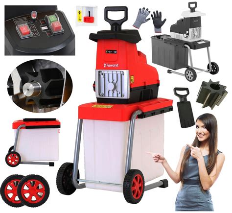 Ilustračná fotografia rôznych typov štiepkovačov a drvičov konárov