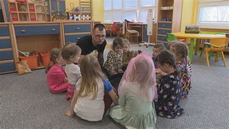 Ilustrácia správneho zakladania drevín v škôlke