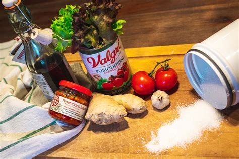 tabuľka s podrobnými nutričnými hodnotami cherry paradajok