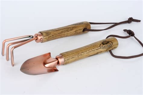 Schéma rozloženia záhradkárskych potrieb: od substrátov až po záhradné náradie