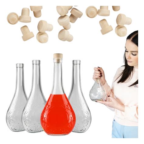 Ilustrácia procesu výroby tinktúry - rezanie listov, plnenie fľaše, zaliatie alkoholom