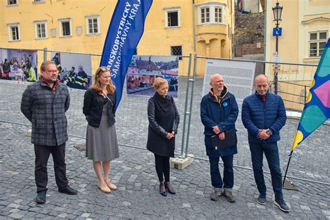 galéria fotografií rôznych farebných štiepok