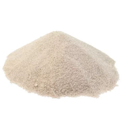 Infografika znázorňujúca vrstvenie akváriového dna: zásobný substrát dole a dekoračný piesok alebo štrk hore