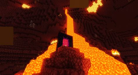 Detailný záber na rastúcu Nether bradavicu v prostredí Netheru s typickou karmínovou farbou