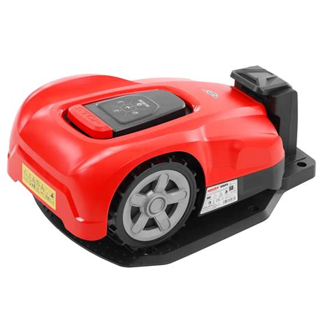 Robotická kosačka Hecht 5600 v akcii na trávniku