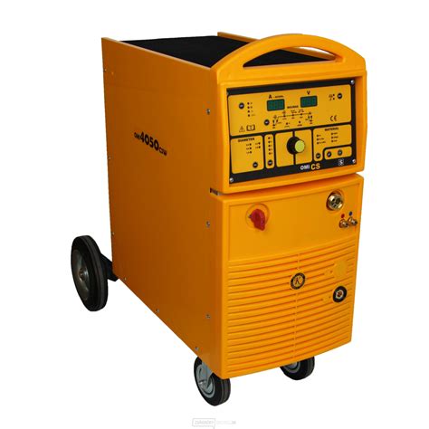 Detailné zobrazenie umiestnenia črepníka do dekoratívnej nádoby s vodným stĺpcom