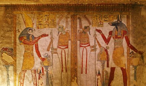 infografika znázorňujúca historickú časovú os úpravy ochlpenia od starovekého Egypta po modernú brazílsku depiláciu