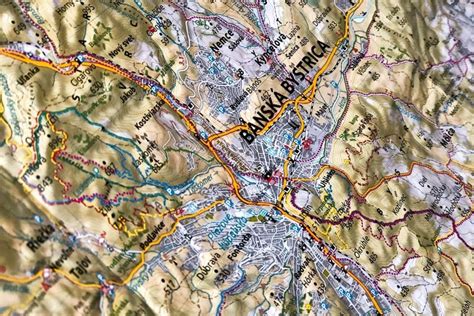 Mapa Banskej Bystrice s vyznačenými zelenými plochami alebo trasami údržby