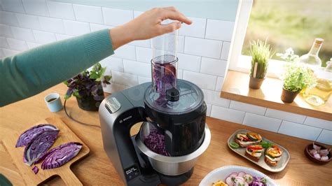 Foto rekordnej čučoriedky Eterna s váhou 20,4 gramu