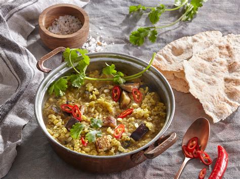 Ilustrácia malých zelených fazuliek mungo.