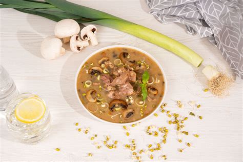 Tematické foto: hotové jedlo so smrčkami