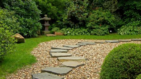 Ukážka rôznych druhov prírodného kameňa a štrku