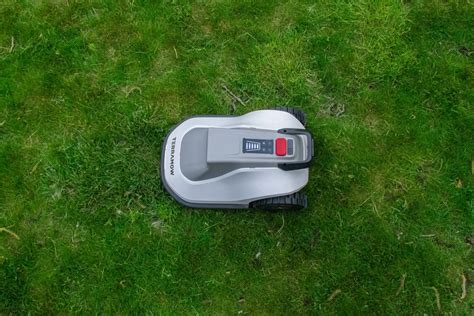 Porovnanie kvality trávnika po robotickom a tradičnom kosení