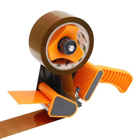 Detail opravy menšej trhliny na fólii fóliovníka pomocou lepiacej pásky