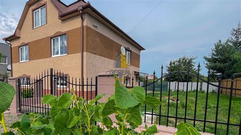 Foto rozprašovača pri aplikácii postreku vo vinohrade