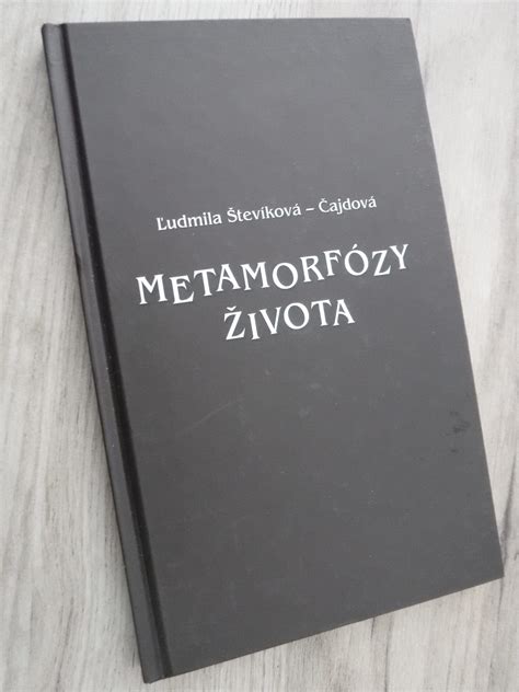 Schéma úplnej metamorfózy motýľa