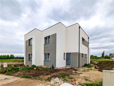 moderný rodinný dom v novej štvrti