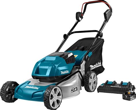 Tematické foto Makita DLM460PT2 v akcii na rovnom trávniku