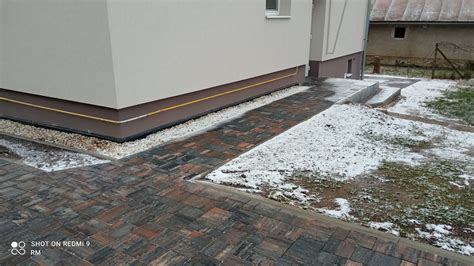 Vizualizácia rôznych typov oplotenia a prístupových chodníkov