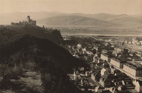 Historický pohľad na Trenčiansky hrad z roku 1940