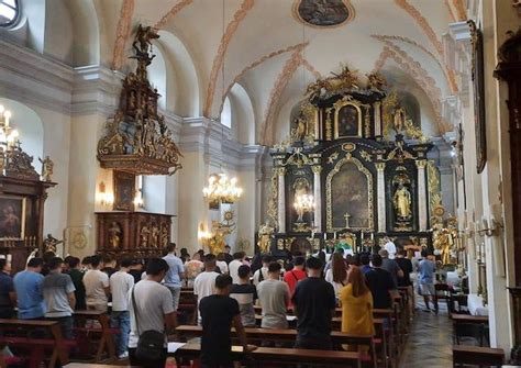 aranžmán gladiol v kostole