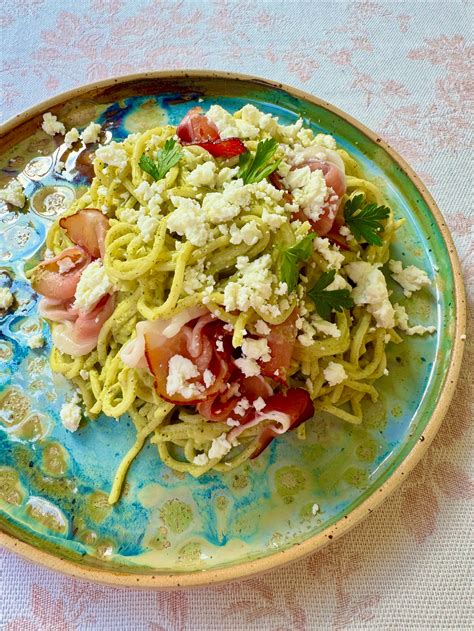 infografika s nutričnými hodnotami makového oleja