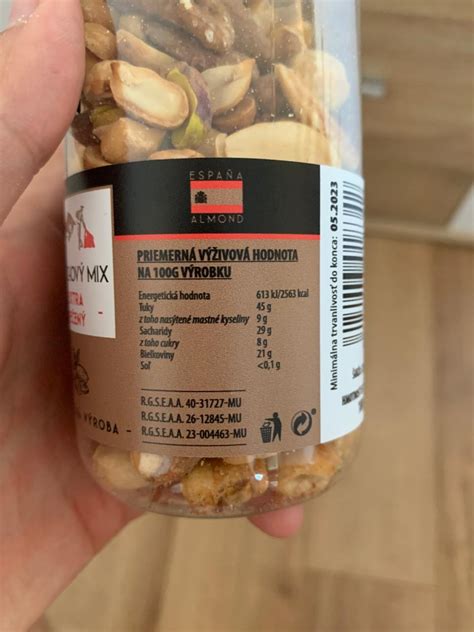 infografika zobrazujúca nutričné zloženie ľanových semienok