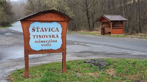 Informatívna tabuľa pri minerálnom prameni Šťavica v Tisovci