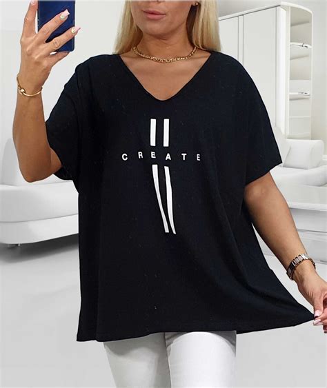 Detail ihlíc borovice málokvetej s bielymi prieduchovými čiarami