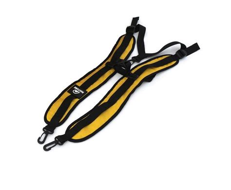 fotografia chrbtového akumulátorového postrekovača s detailom na polstrované popruhy a ovládací panel