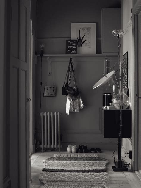Fotografia terasy v škandinávskom štýle s jednoduchou zeleňou