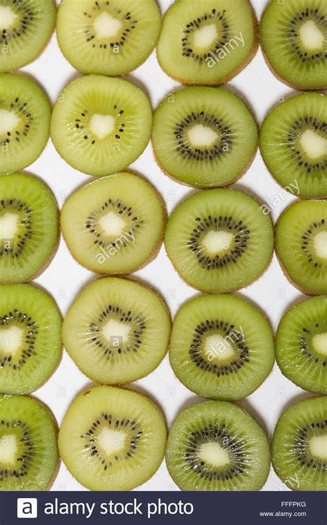 Schéma rezu kiwi v rôznych obdobiach roka
