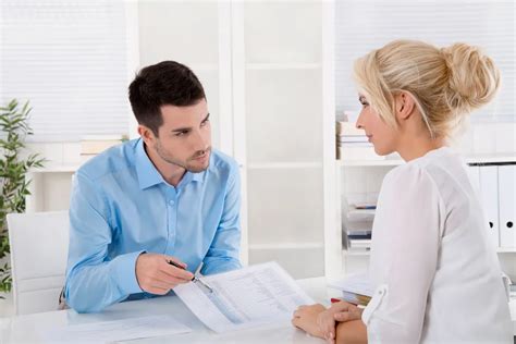 Kvalifikovaný personál záhradného centra poskytuje odborné poradenstvo pri výbere produktov