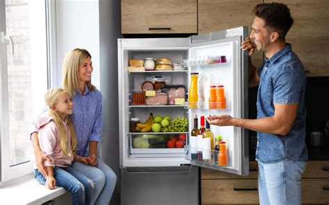 Ilustrácia správneho skladovania stonkového zeleru v chladničke