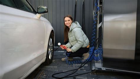 Zväzky oregana sušiace sa na vzduchu
