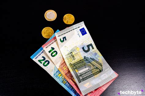 schematické znázornenie svadobného kola s hosťami zbierajúcimi peniaze do košíka