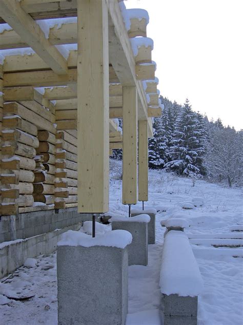 Detail spoja zrubových trámov