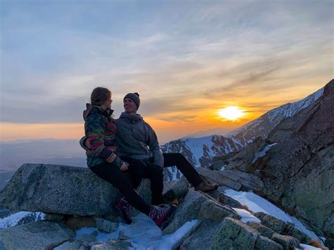 Tematické foto: Zvončeky v zime pod ľahkým krytom z čečiny