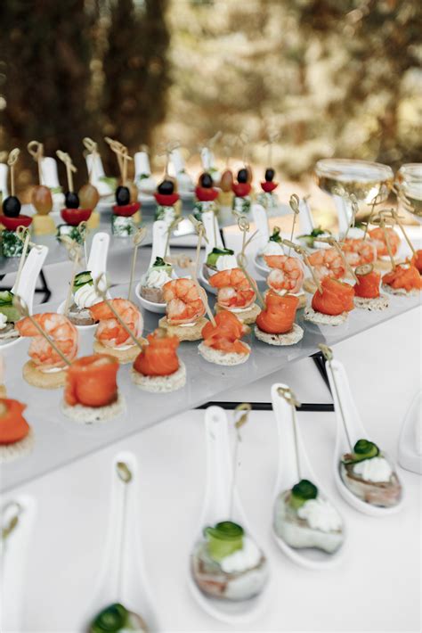 Tematické foto: Vegánske svadobné predjedlá na podnose